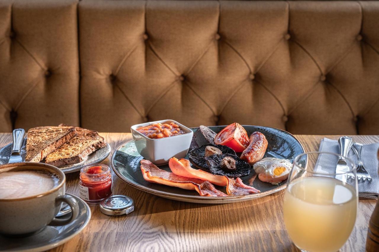 The Cricketers Clavering 외부 사진